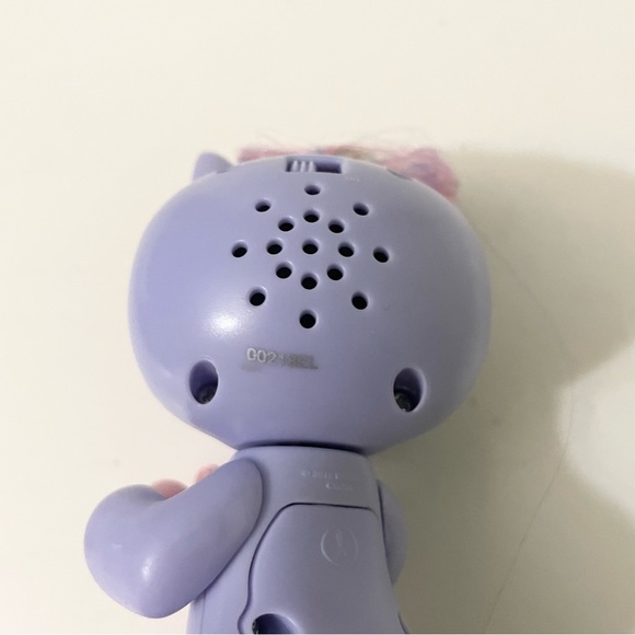 WowWee Fingerlings Alika Interactive Unicorn Toy - Picture 5 of 11